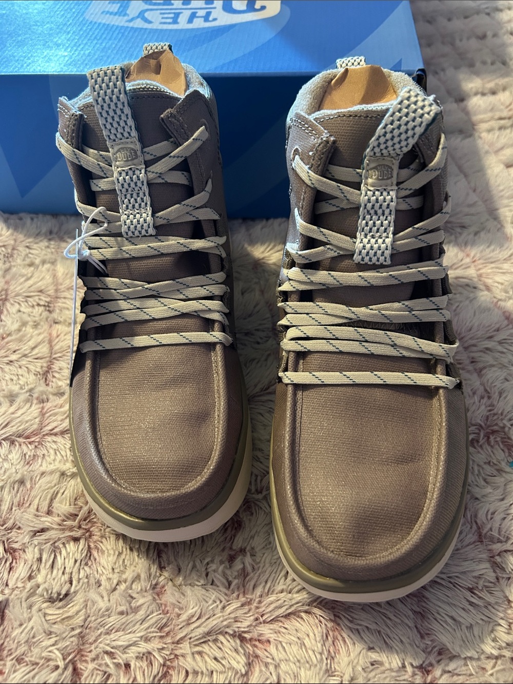 Hey Dude womens Wendy Peak Apres Coated Twill
Casual Boots size 6